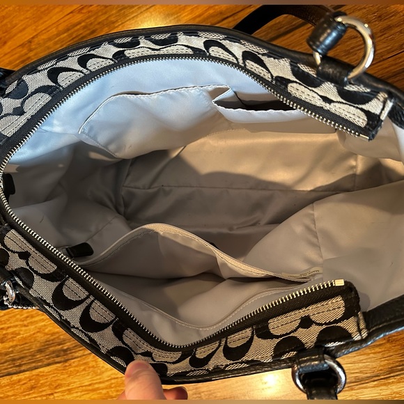 Coach purse - Picture 6 of 8